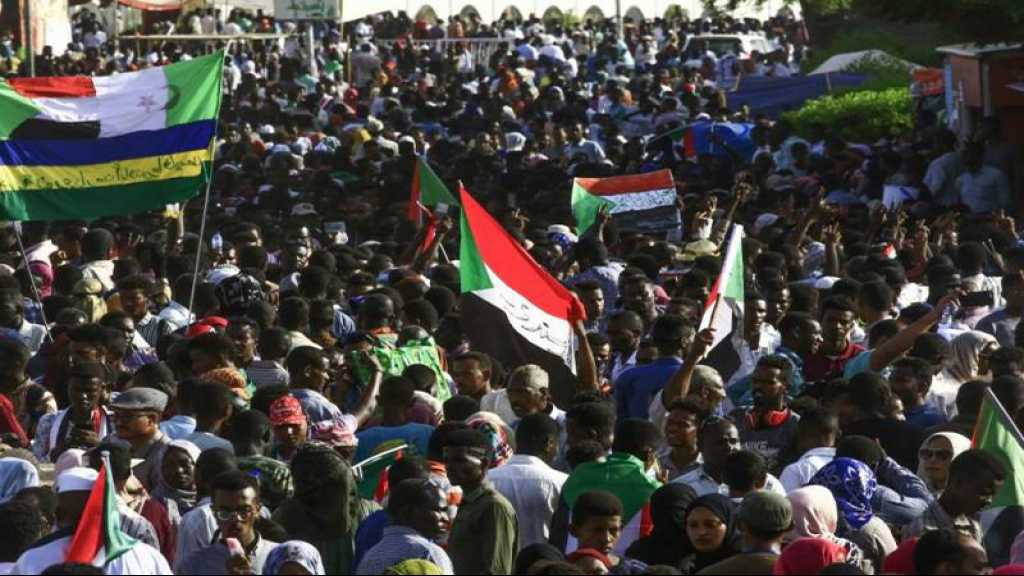 Foule immense à Khartoum après un appel à manifester pour un pouvoir civil