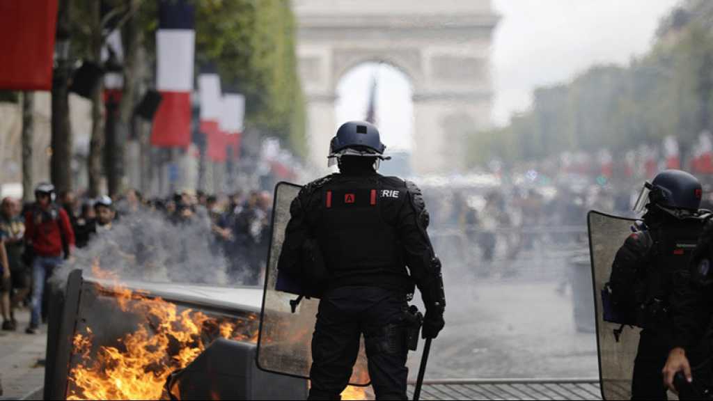 France: tensions entre police et manifestants sur les Champs Elysées après le défilé du 14 juillet