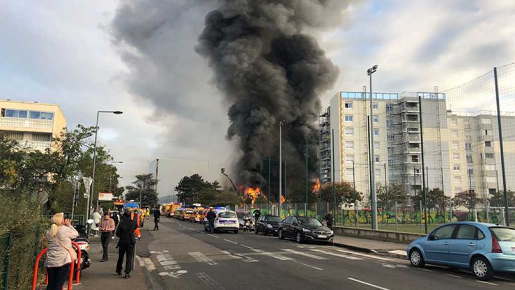 Lyon: spectaculaire incendie à Villeurbanne, pas de confinement nécessaire selon la préfecture