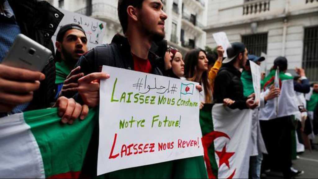 Algérie: bloqués la semaine passée, les étudiants manifestent à Alger