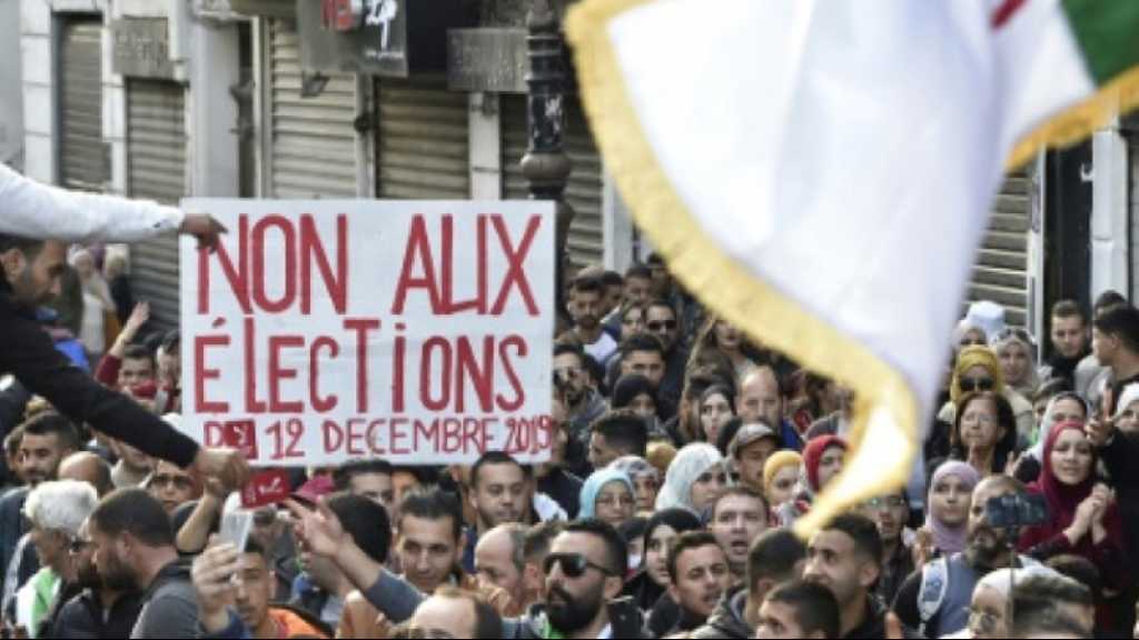 Algérie: les étudiants défilent nombreux à 48 heures de la présidentielle