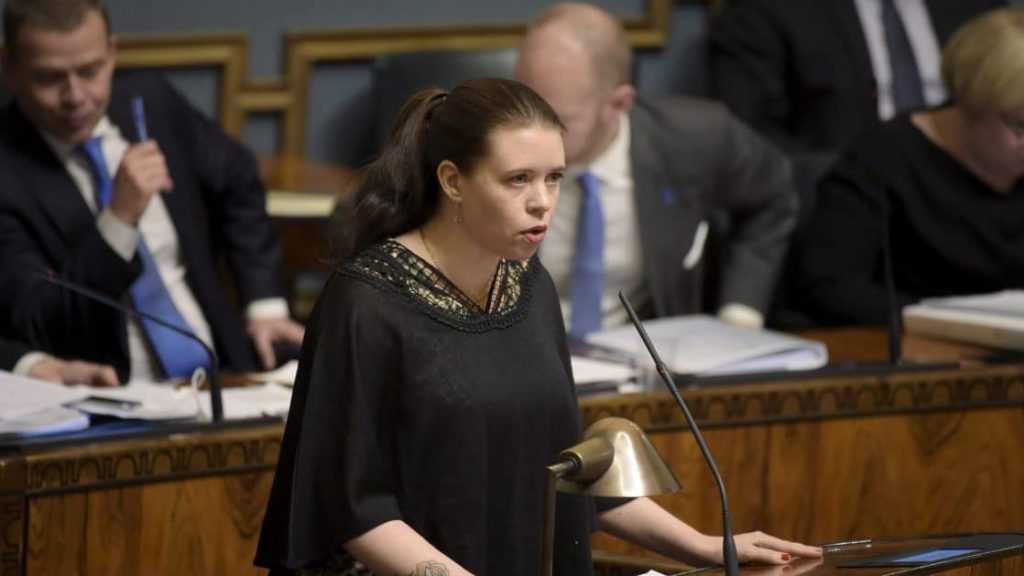 Une députée finlandaise antisioniste arrêtée après avoir tenté de franchir la barrière de sécurité à Gaza