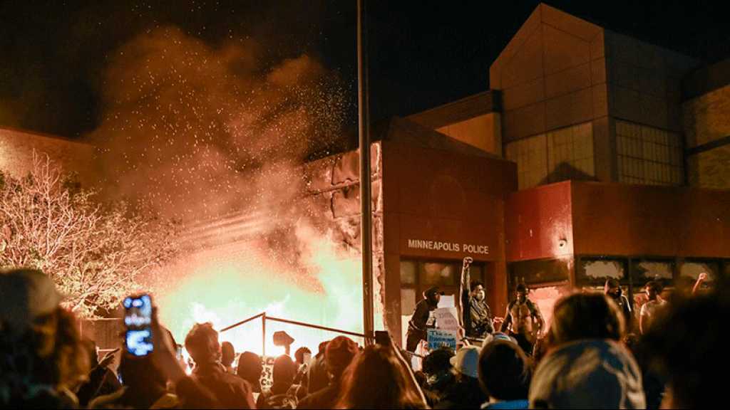 Mort de George Floyd: multiples manifestations, un policier inculpé pour homicide involontaire