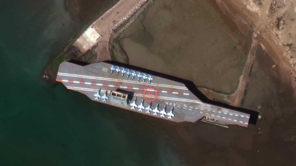 L’Iran vise un faux porte-avions américain lors d’exercices militaires dans le Golfe