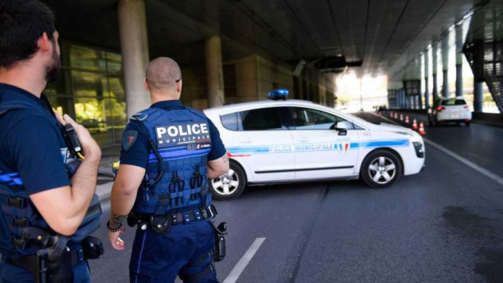 France: deux policiers blessés par balles en région parisienne, leurs armes volées
