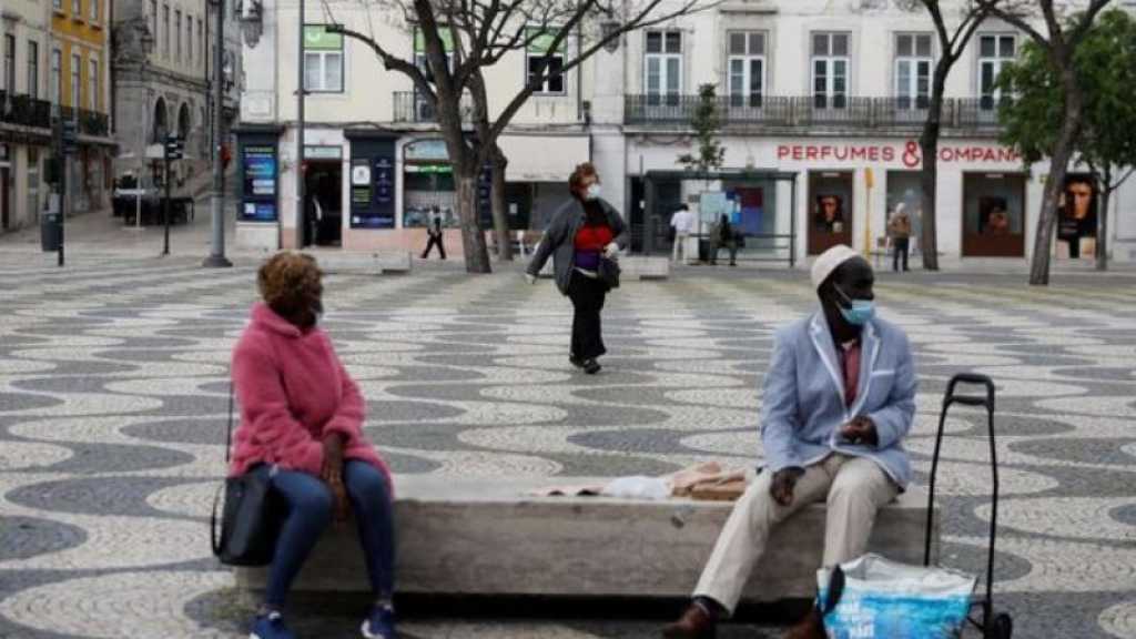 Coronavirus: les restrictions vont crescendo en Europe, deux essais cliniques suspendus