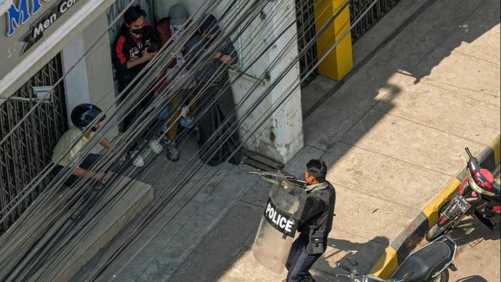 Birmanie: Suu Kyi de nouveau inculpée, tirs sur des manifestants au lendemain d’une répression meurtrière