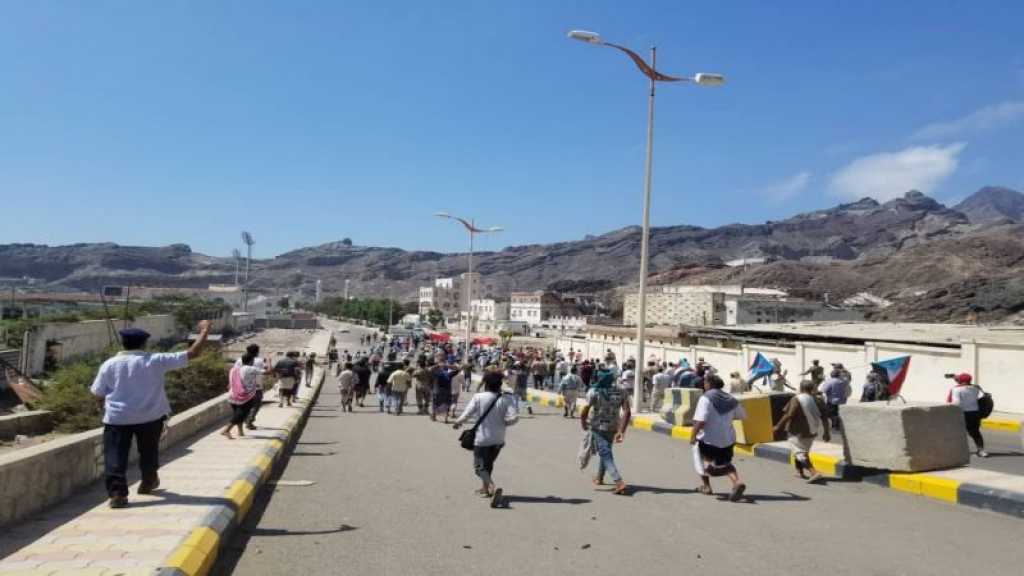 Yémen: des manifestants prennent d’assaut le Palais présidentiel à Aden