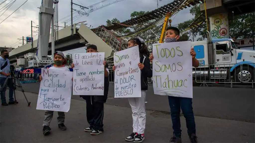 Accident du métro de Mexico: des centaines de manifestants réclament justice