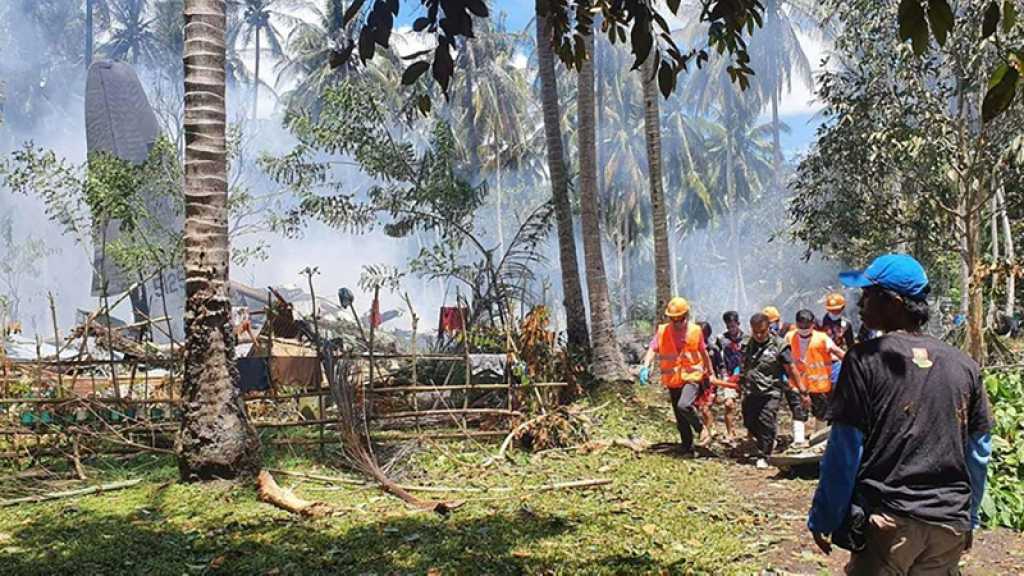 Crash d’un avion militaire aux Philippines: 50 morts, selon un nouveau bilan