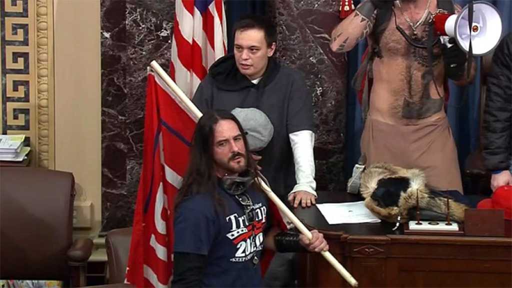 Aux États-Unis, première peine de prison ferme pour un assaillant du Capitole