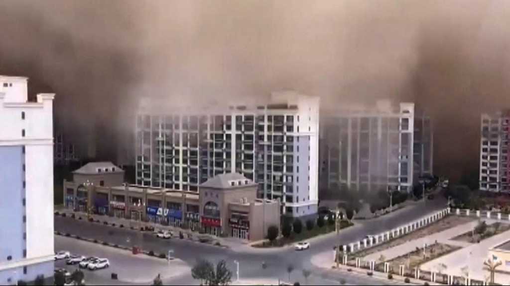 En Chine, une impressionnante tempête de sable «avale» une ville