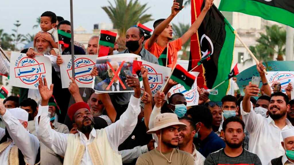 Libye: des milliers de personnes manifestent en soutien au gouvernement