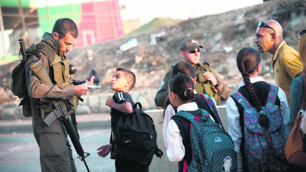  Les forces de l’occupation israélienne arrêtent trois enfants palestiniens au sud de Naplouse
