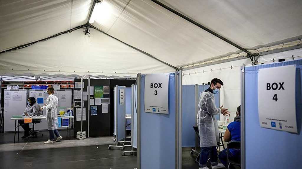 Covid-19: le variant Omicron présente «un risque très élevé» au niveau mondial, prévient l’OMS