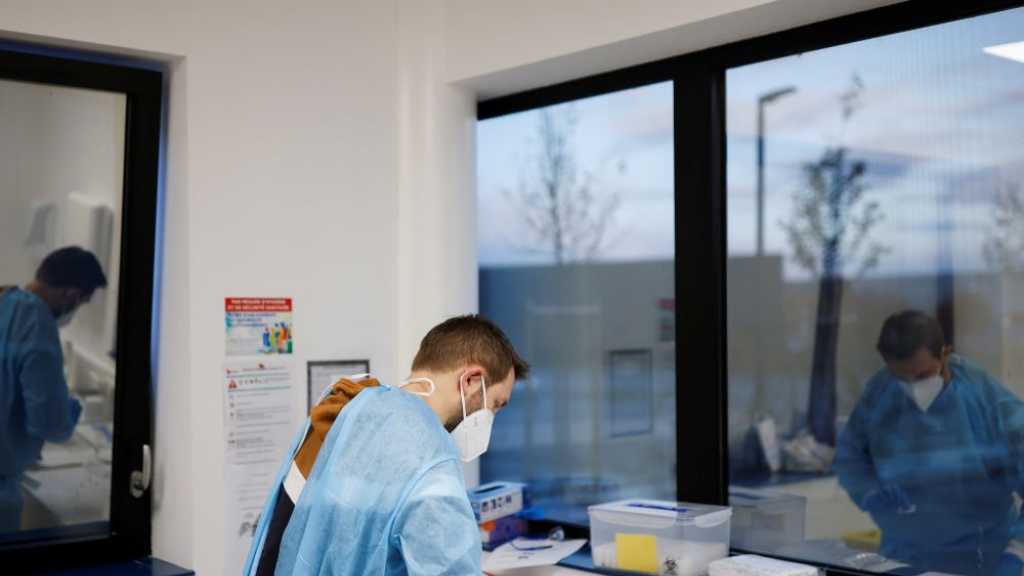 Coronavirus: Le monde face à un «tsunami» de contaminations, avertit l’OMS