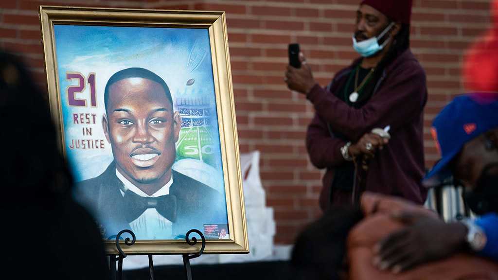 Trois Américains blancs condamnés à la prison à vie pour le meurtre du joggeur noir Ahmaud Arbery