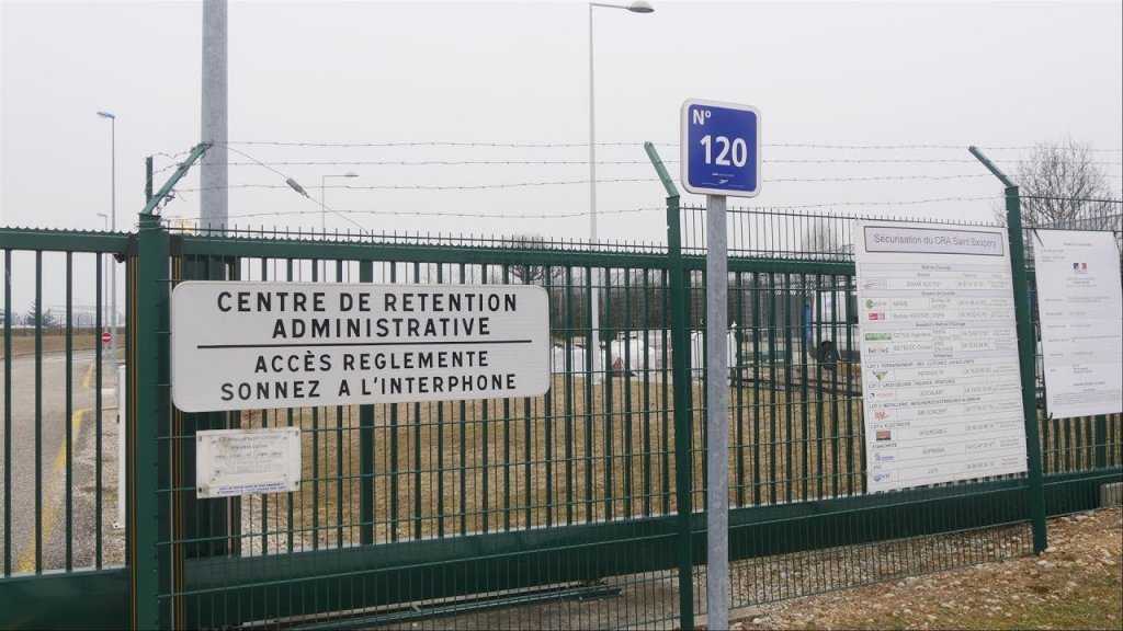 Les étrangers victimes d’un enfermement «abusif» dans les centres de rétention (rapport)