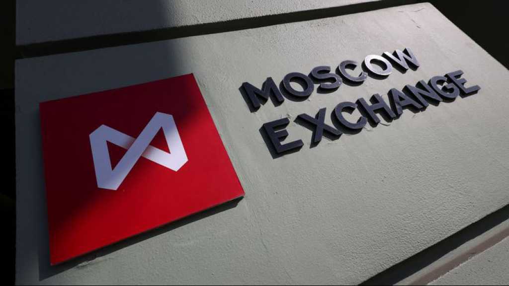 Le rouble russe atteint son plus haut niveau depuis un mois dans les premiers échanges à Moscou