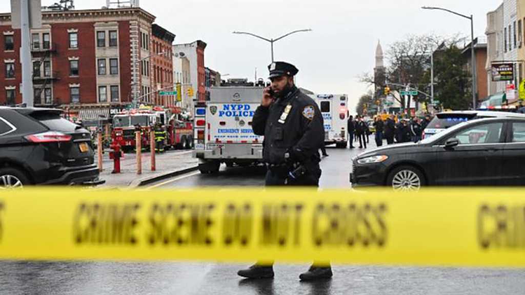 États-Unis: un homme portant un masque à gaz tire dans le métro de New York, 23 blessés