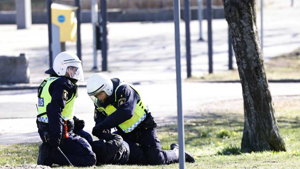 Suède: Manifestation contre l’intention d’un groupuscule d’extrême droite de brûler le Coran, trois blessés