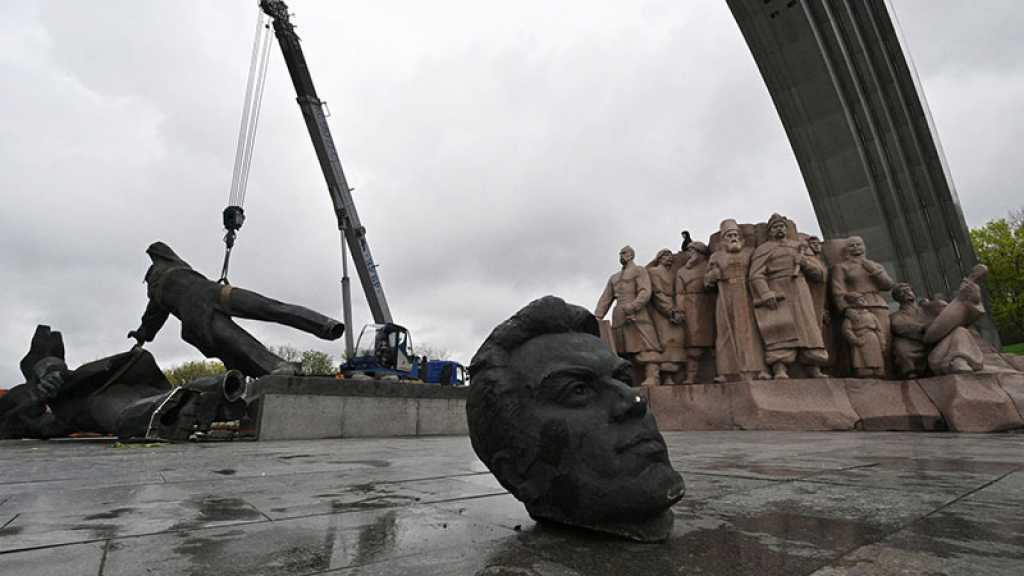 Kiev démolit un monument historique dédié à l’amitié entre l’Ukraine et la Russie