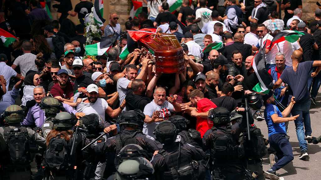  Obsèques de Shireen Abu Akleh: «Israël» arrête un des porteurs du cercueil