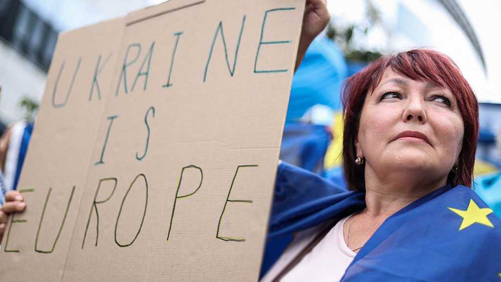 L’UE valide la candidature de l’Ukraine, à la peine face à la poussée russe