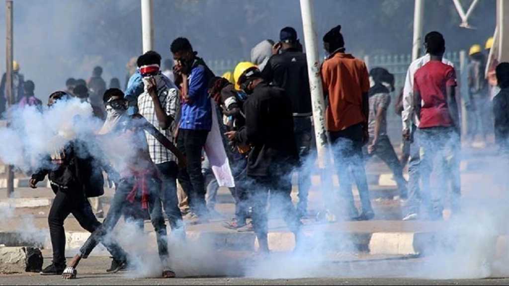 Soudan: lacrymogènes et défilés contre l’armée et les violences tribales