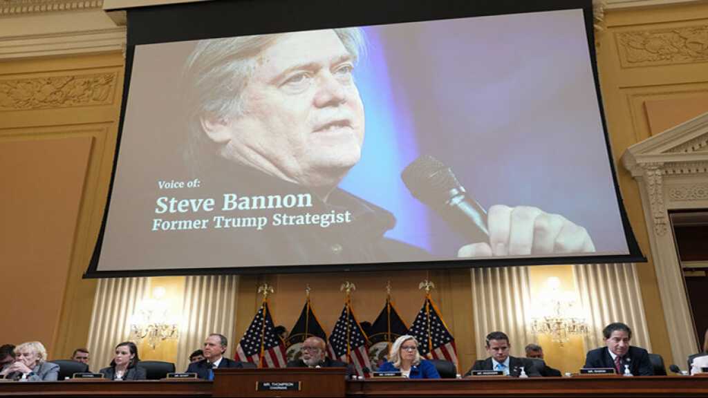 Assaut du Capitole: Steve Bannon, ex-conseiller de Trump, reconnu coupable d’entrave à l’enquête