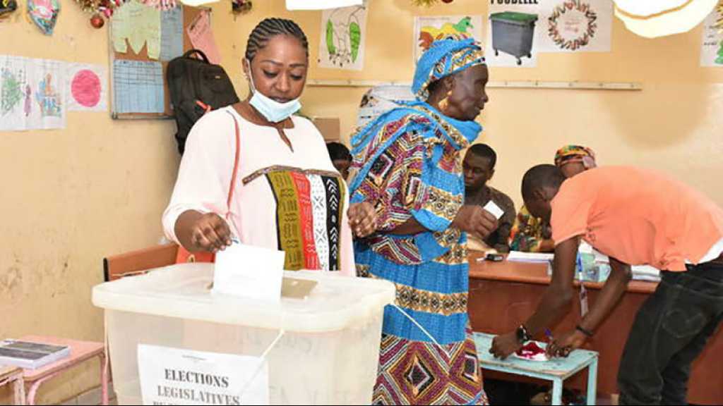 Législatives au Sénégal: le camp présidentiel garde la majorité absolue grâce à une alliance