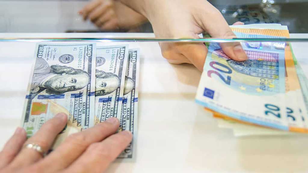 L’euro atteint un nouveau plancher depuis 20 ans face au dollar, sous les 0,99 dollar