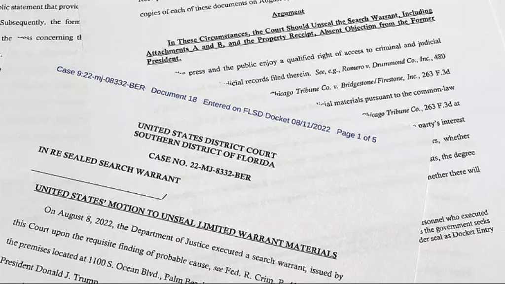 USA : Le ministère de la Justice veut que les procureurs fédéraux poursuivent l’examen des documents saisis chez Trump