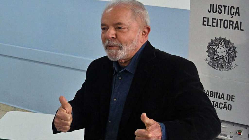 Présidentielle au Brésil: Bolsonaro talonne Lula, 2e tour tendu en vue