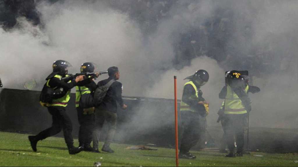 Indonésie: 125 morts lors d’un mouvement de foule dans un stade de Football