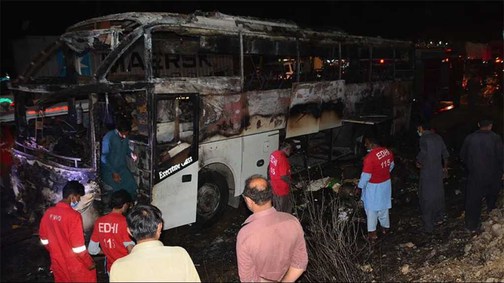 Pakistan: 18 personnes évacuées après les inondations meurent dans l’incendie d’un bus