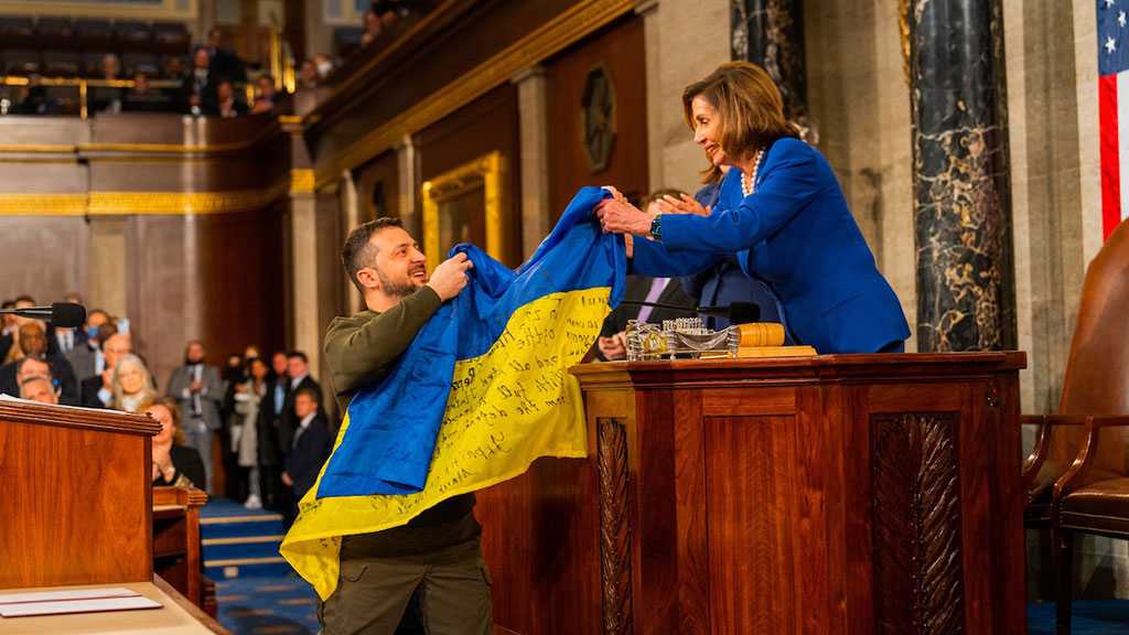Ukraine: le Congrès américain, en passe d’approuver davantage d’armes, adopte une loi de finances avec 45 milliards