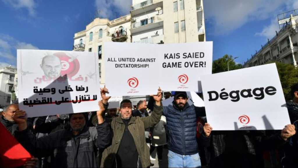 Tunisie : Des centaines d’opposants manifestent pour exiger le départ de Saïed