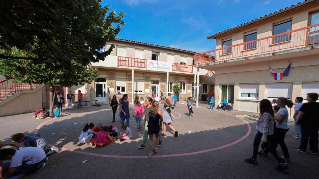 Islamophobie en France : Les prières d’écoliers musulmans jugées «intolérables» par le ministre de l’Education