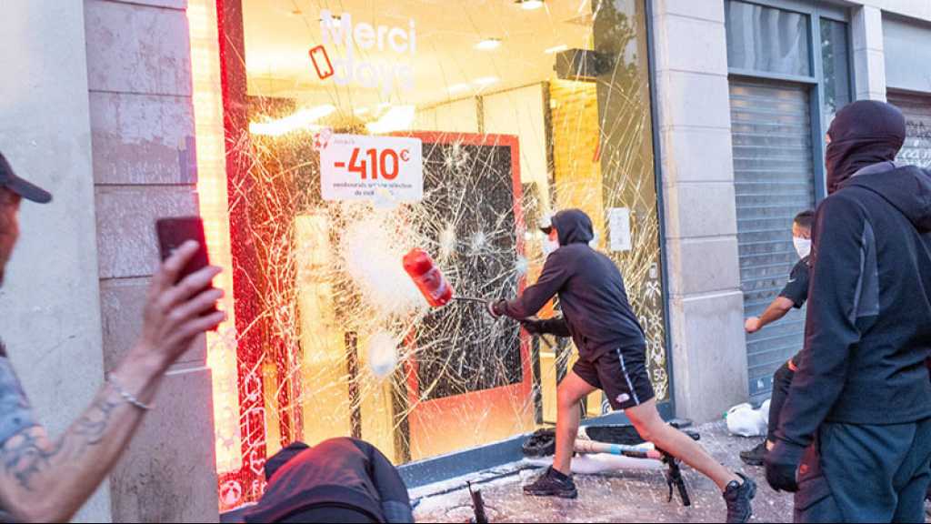 Émeutes en France: un milliard d’euros de dégâts, Macron envisage de sanctionner les familles