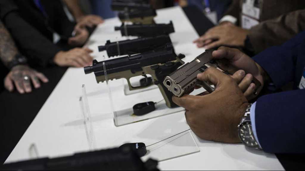 Brésil: Lula signe un décret pour limiter l’accès aux armes