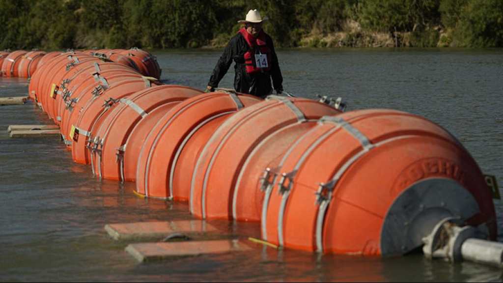 Le Texas installe une barrière flottante avec des tronçonneuses pour tuer les migrants