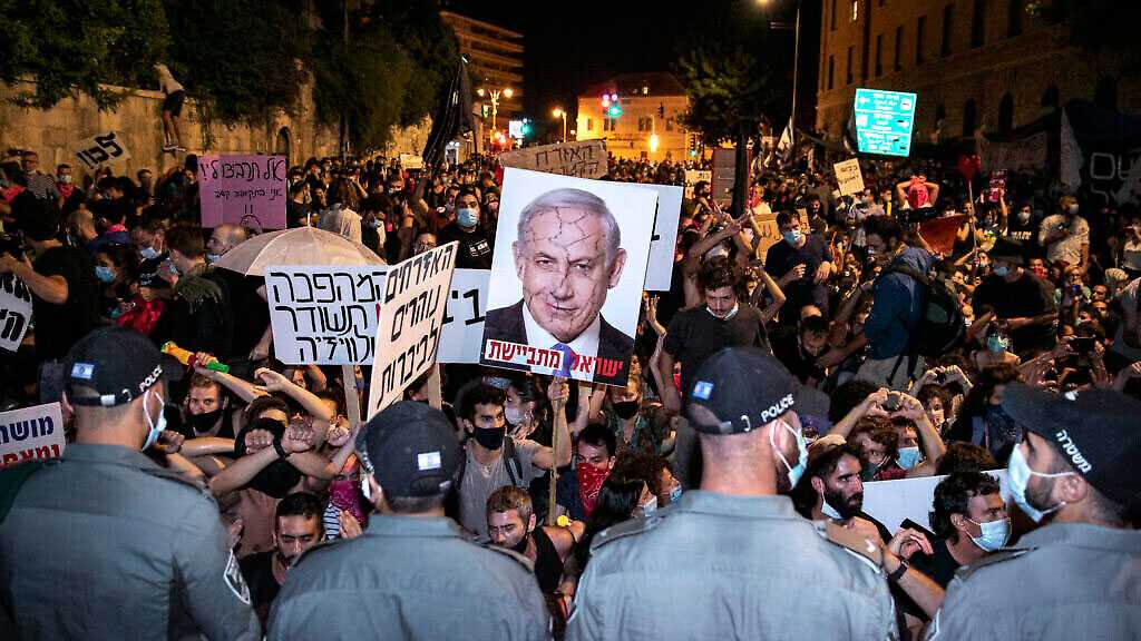 4 arrestations lors d’un rassemblement anti-Netanyahu près de son domicile