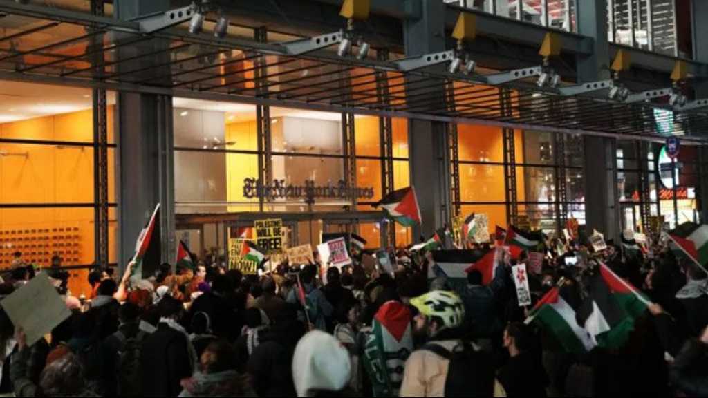 Des manifestants pro-palestiniens bloquent l’accès au siège du New York Times et à son centre de distribution
