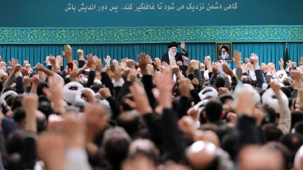 Imam Khamenei: L’Iran n’a aucune inquiétude dans le domaine de la défense; le peuple n’a jamais cessé de défendre la Révolution