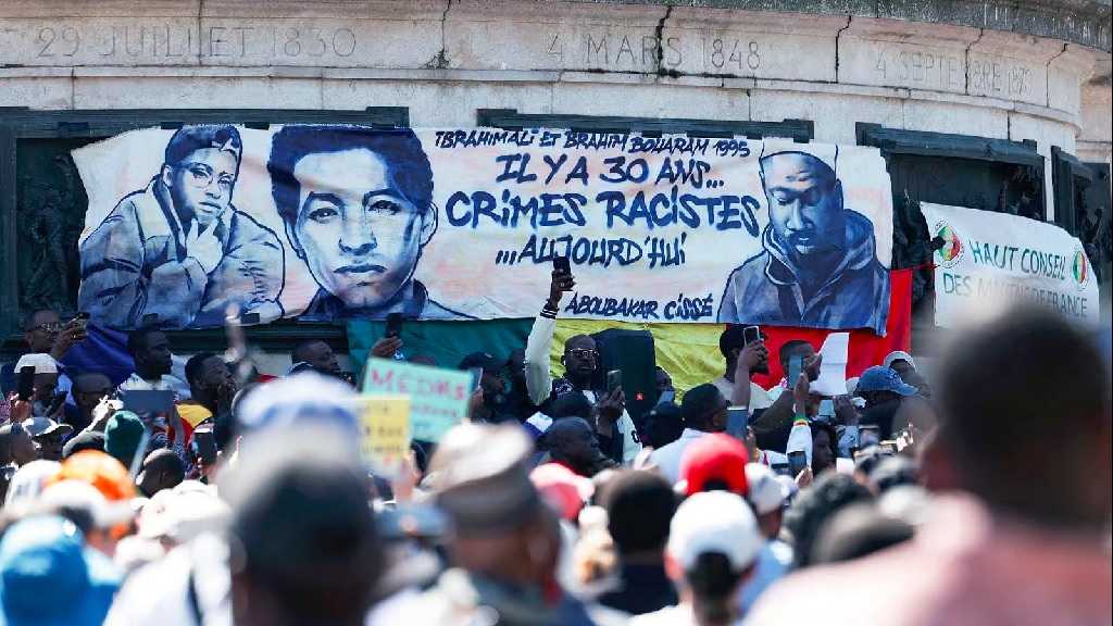 France: Des dizaines d’organisations et de personnalités appellent à une marche contre l’islamophobie le 11 mai
