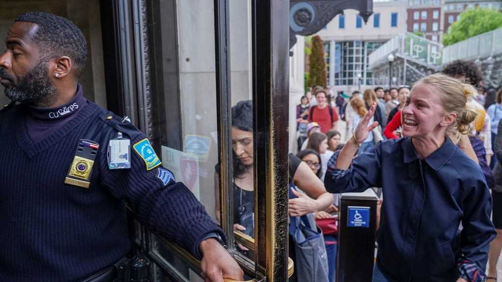 USA: Des dizaines d’étudiants arrêtés lors d’une manifestation pro-palestinienne à l’université Columbia