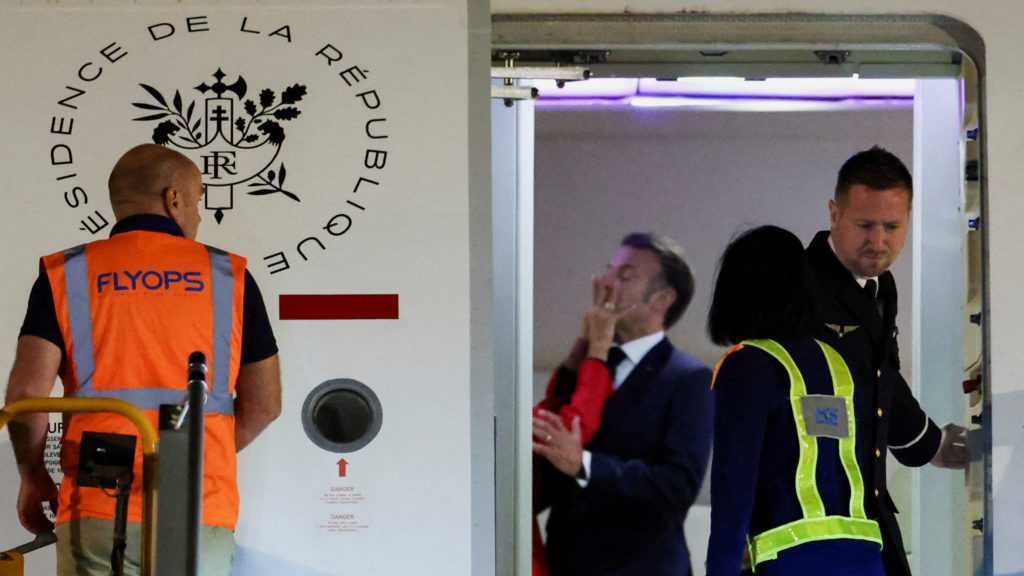 France: Après une vidéo virale, Macron balaie les rumeurs de dispute avec son épouse