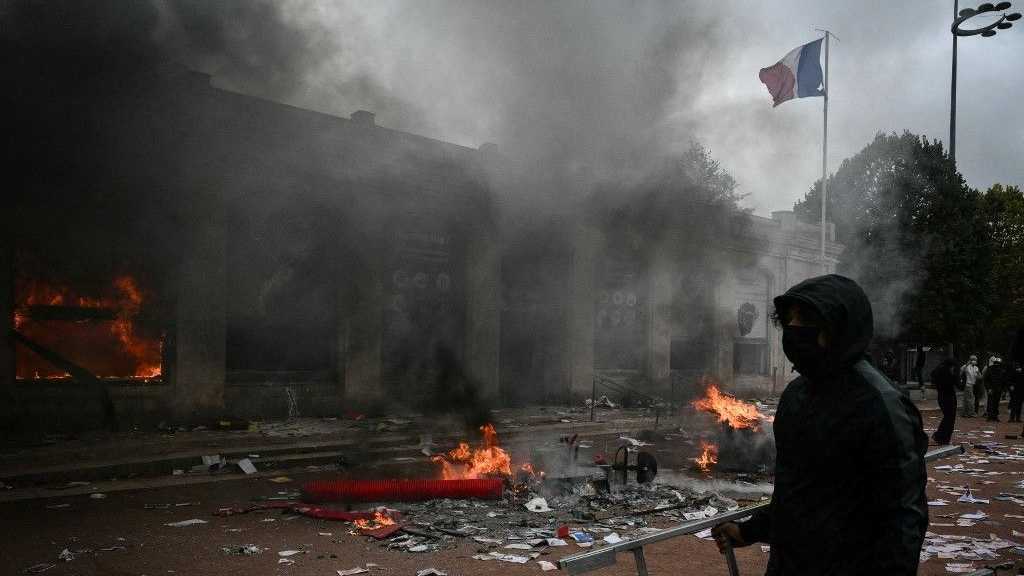 Manifestations en France: Des affrontements violents à Paris, Marseille et Lyon, au moins 272 interpellations