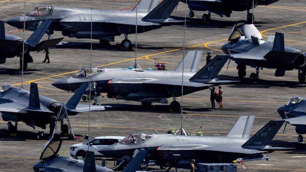 «Israël»: Washington déploie dix avions sur des bases militaires dans le Néguev